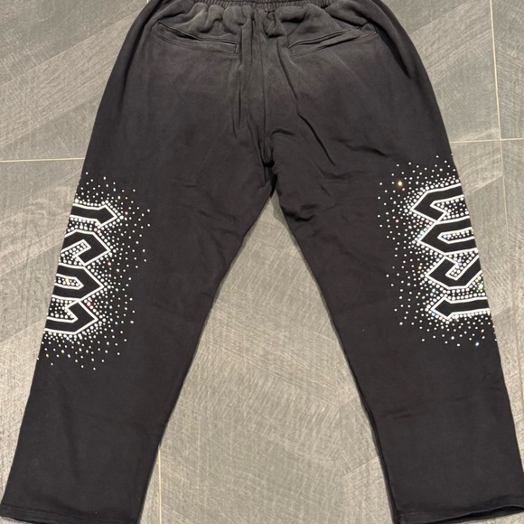 LOST Black Hoodie and Sweatpants Set - Picture 7 of 7